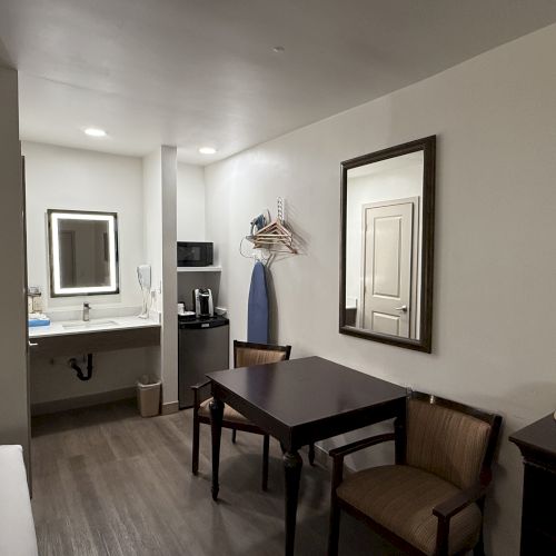 StarGazer Inn and Suites